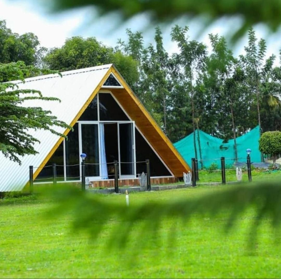 Dejavoo Hotel Gādigarpālya Buitenkant foto